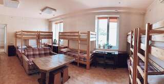 Хостелы У Поттера Тернополь Спальное место на двухъярусной кровати в общем номере для мужчин и женщин-2